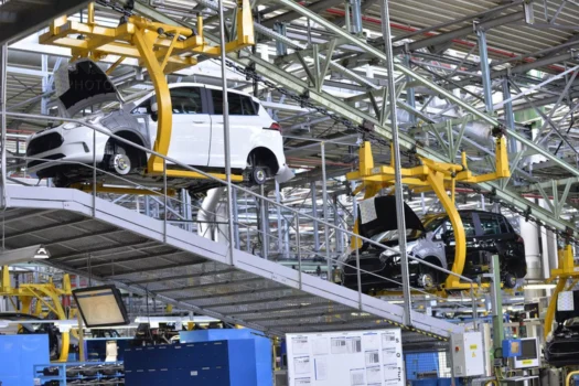 România, în fața unei schimbări majore de model economic: industria auto devine vulnerabilă