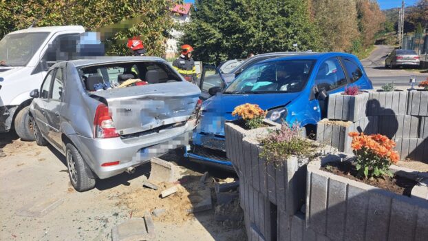 Accident cu victimă în Argeș! Două mașini, praf