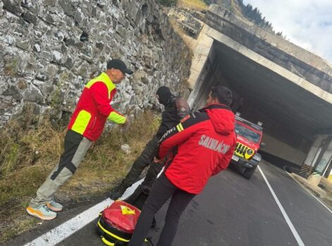 Motociclist rănit pe Transfăgărășan, după ce a derapat!