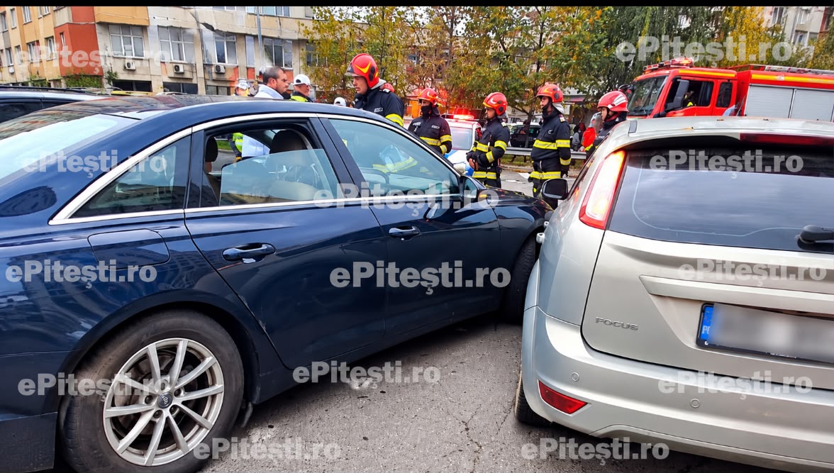 Accident în Pitești, în sensul giratoriu de la Ramada! Două mașini implicate, trafic îngreunat