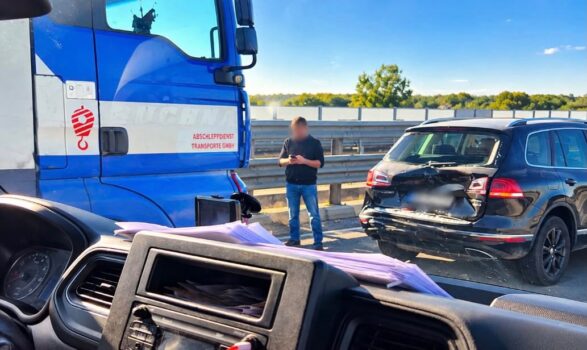 Pitești. Accident pe A1! Mastodont implicat într-o coliziune cu un autoturism, la Podul Viilor