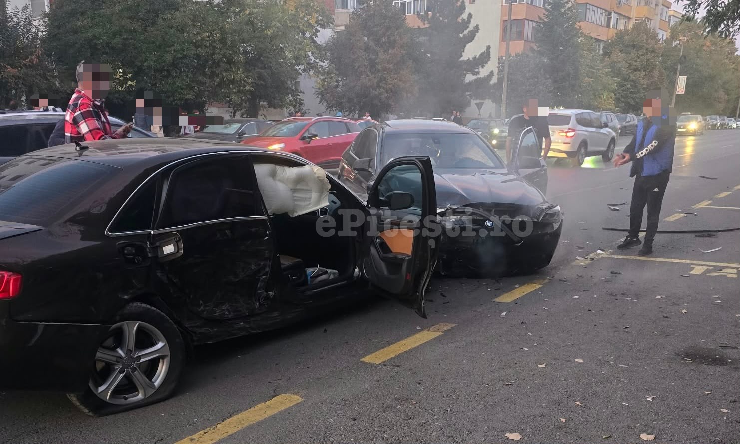Accident frontal, în Pitești!