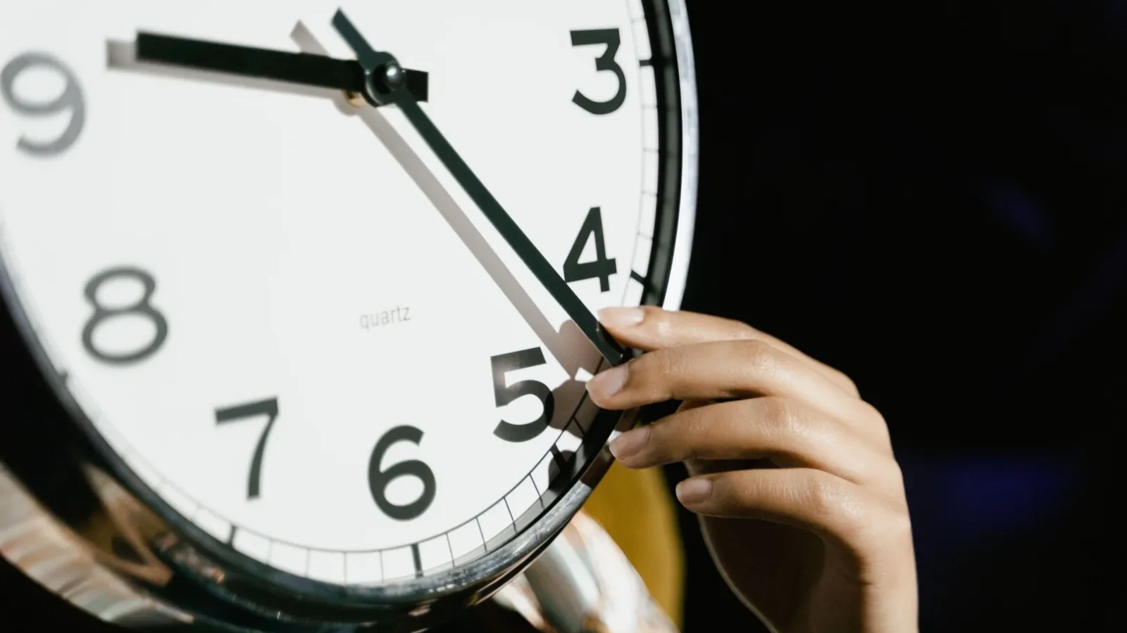 Ora oficială a lumii se schimbă din mai 2027. Decizie fără precedent