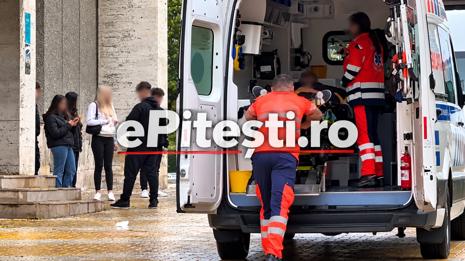 Pitești: Momente dramatice în Centru! Copil de 15 ani, prăbușit în stradă, lângă Teatrul „Davila” – Imagini exclusive