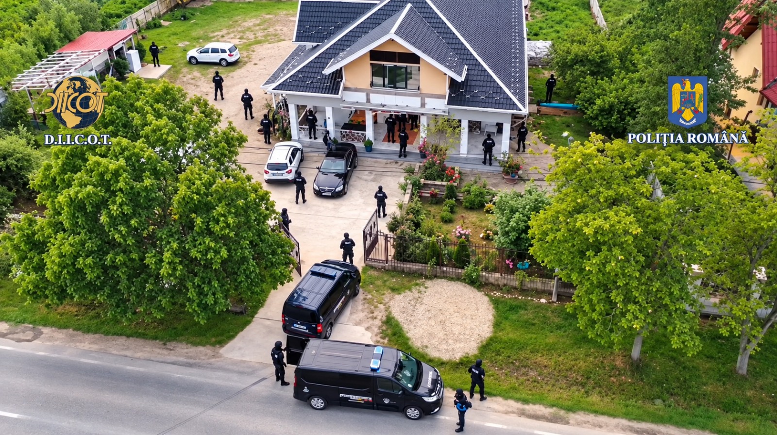 Mascații au descins în Argeș! DIICOT și FBI, zeci de percheziții într-o anchetă internațională