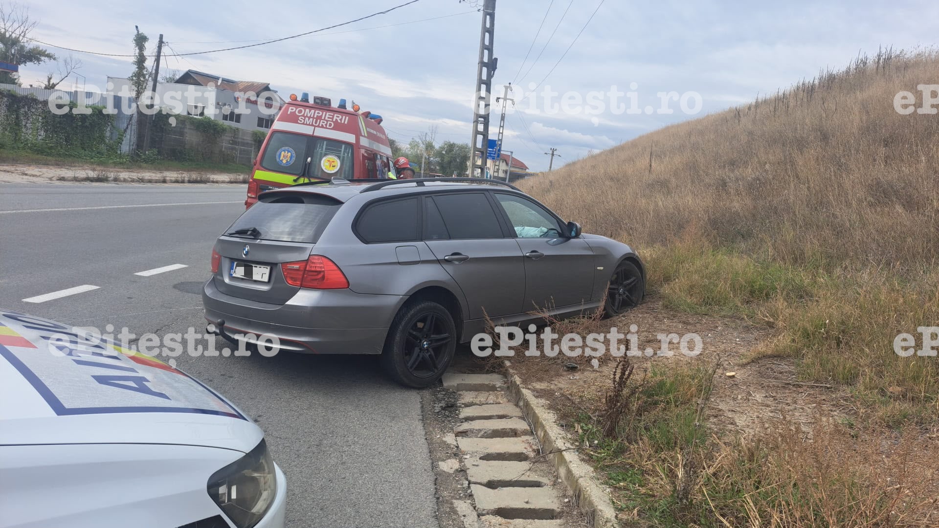 Accident lângă Pitești, pe strada Depozitelor, spre A1. Două mașini implicate