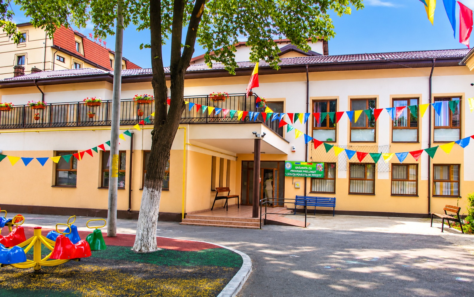 Grădinița „Căsuța Poveștilor” din Pitești angajează!