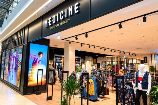 Un nou lanț de magazine de haine ajunge în România! Magazin deschis într-un mall cunoscut