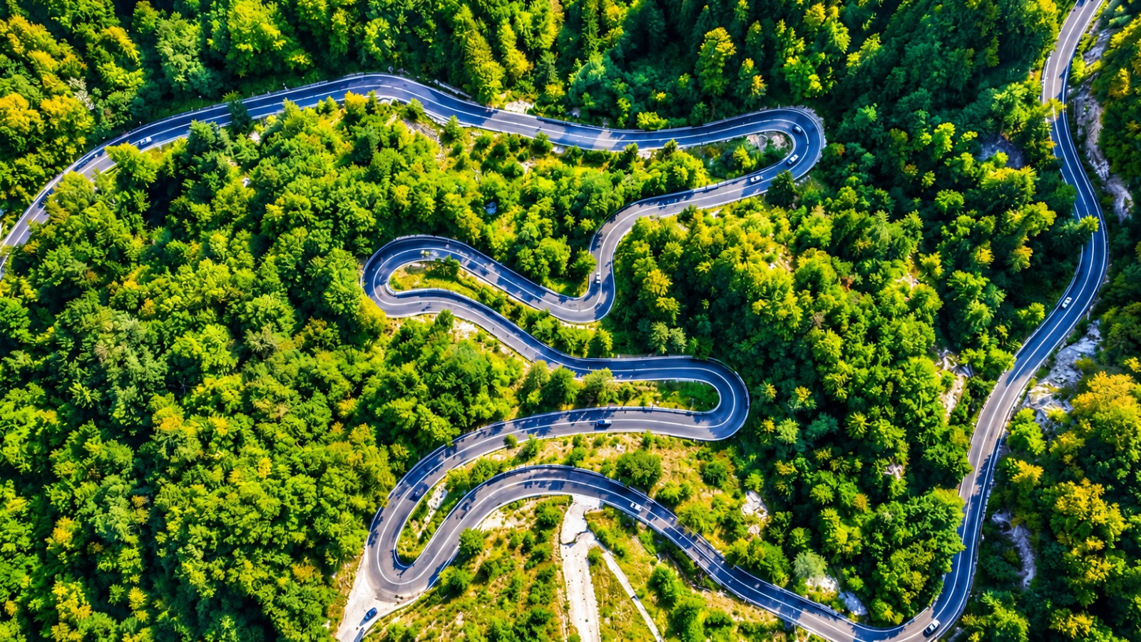 „Noul Transfăgărășan” a intrat în lucru. Drumul spectaculos care leagă trei județe